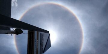 ¿Por qué apareció un halo alrededor del Sol?