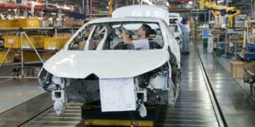 Según el Indec, la economía se desplomó 7,5% en noviembre