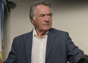 Lavagna no irá al almuerzo de Barrionuevo