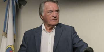 Lavagna no irá al almuerzo de Barrionuevo