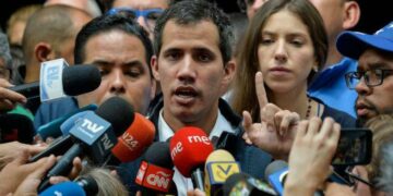 Redoblan la presión contra Maduro