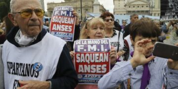 La Reforma Previsional les quitó $14.500 a los jubilados en 2018