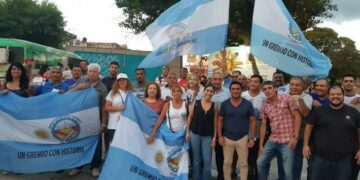 Se movilizaron contra los tarifazos en Cosquín
