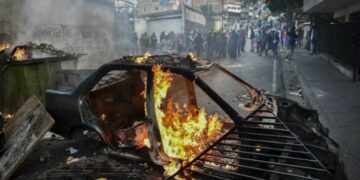 Maduro logró controlar una rebelión militar