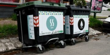 Instalan contenedores de basura en el Centro y barrio General Paz