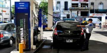 YPF bajó el precio de los combustibles