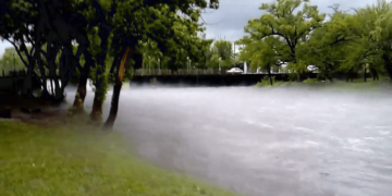 Denuncian contaminación en el río de La Calera