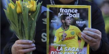 Reanudan la búsqueda de la avioneta donde viajaba el jugador Sala