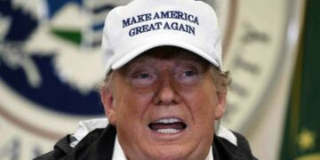 Trump volvió a amenazar con declarar la emergencia