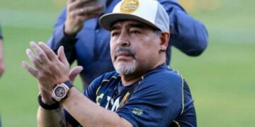 Le dieron el alta a Maradona