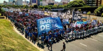 Los movimientos sociales lideran las manifestaciones