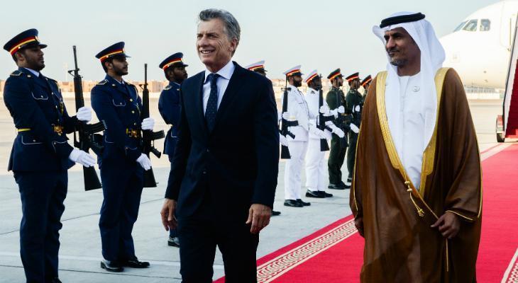 Macri llegó a Emiratos Árabes y se reúne con el príncipe heredero saudita