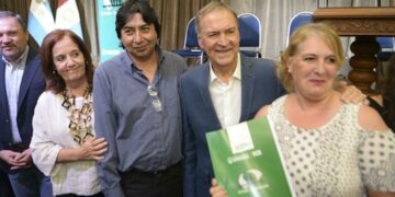 92 familias de El Quebracho recibieron las escrituras de sus viviendas