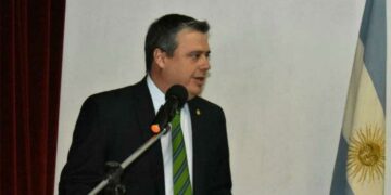 Medicina: suspenden a un docente y a ayudantes alumnos