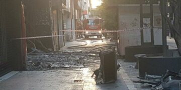 Un incendio destruyó un local comercial de la peatonal