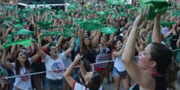 Realizaron un nuevo “pañuelazo” por la legalización del aborto