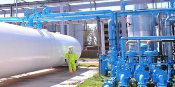 Más de 45 obreros suspendidos  en la Petroquímica Río Tercero