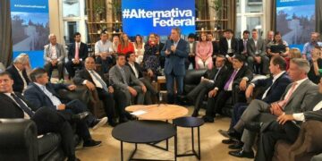 Schiaretti encabezará el relanzamiento del PJ Federal