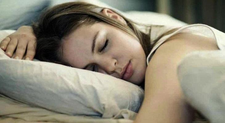 Descubren cómo el dormir bien evita enfermedades del corazón