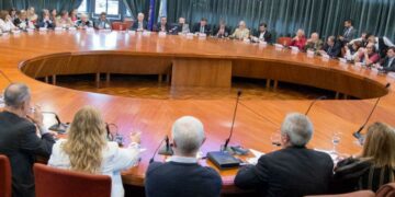 Debaten la forma de costear las “enfermedades catastróficas”