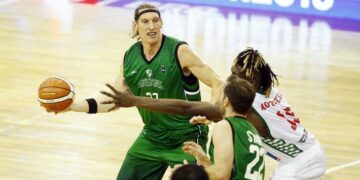 Atenas cayó ante Franca