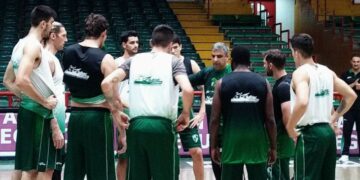 Quiere escapar del fondo de la tabla