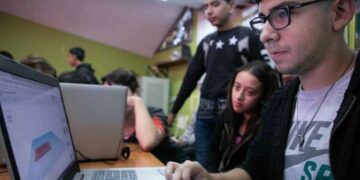 Dictan talleres en el interior para reducir la brecha digital