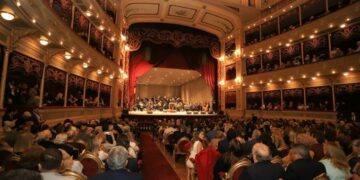 El Teatro del Libertador volvió a escena con una gala de lujo