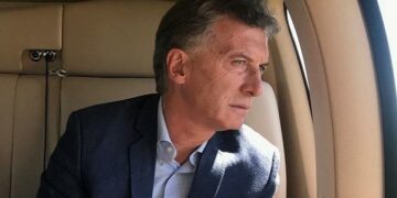 El Presidente despidió los restos de su padre