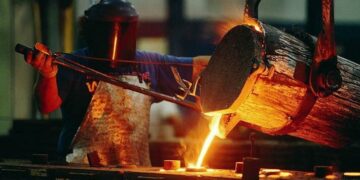 La mitad de las metalúrgicas cordobesas suspendió empleados