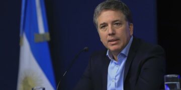 Dujovne festejó el superávit primario del primer trimestre