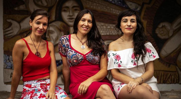 Mujeres le cantan a mujeres Mujeres le cantan a mujeres