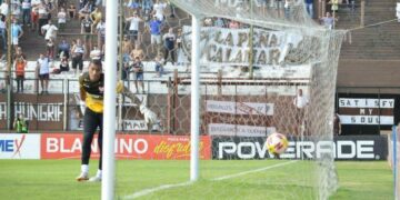 Con polémica, Instituto volvió a la derrota