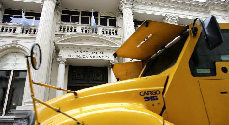 El Banco Central da un giro y anuncia mayor intervención en el mercado El Banco Central da un giro y anuncia mayor intervención en el mercado