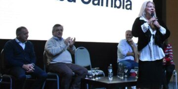 En su último acto en Córdoba, Carrió apoyó a Negri y Juez