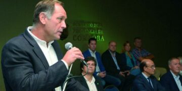 Duras críticas de Cartez a las políticas oficiales