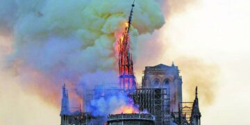 Dramático incendio en la catedral de Notre Dame en París