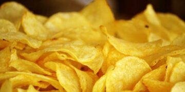 La Anmat prohibió unas papas fritas, un té, un queso y un aceite