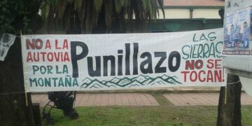 Protesta de vecinos de San Roque frente a la Secretaría de Ambiente