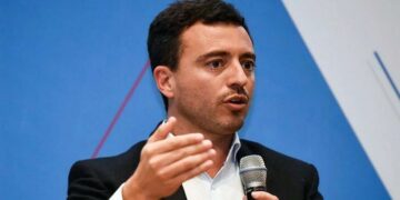 De Loredo desafió a Llaryora para que se presente al debate