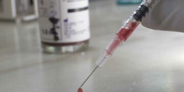 Aplican la primera vacuna contra la malaria en África