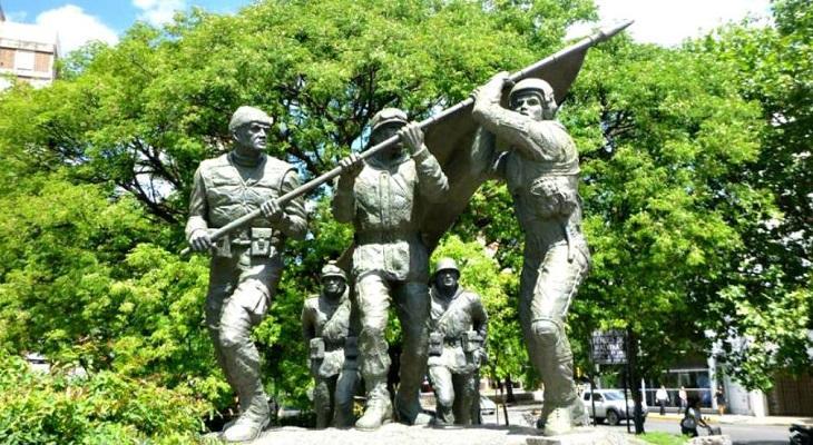 Se realizan actos en homenaje a los veteranos de Malvinas Se realizan actos en homenaje a los veteranos de Malvinas