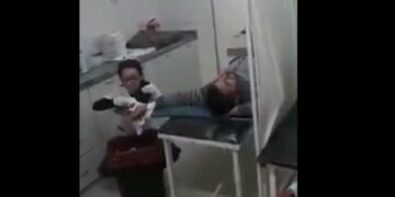 ¡Imperdible! Paciente y enfermera cantan en la sala de guardia del Hospital Misericordia