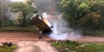 Así se incendió el auto de rally de un equipo argentino