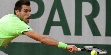 Mayer líquido a Vesely en su debut