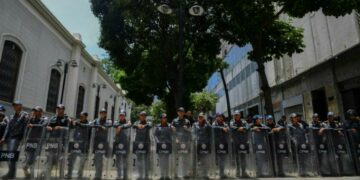 Venezuela: Maduro intenta  anular el Parlamento opositor