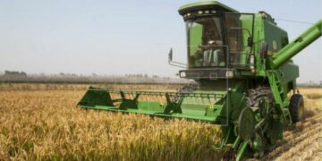 Nuevo superávit comercial por la caída de las importaciones