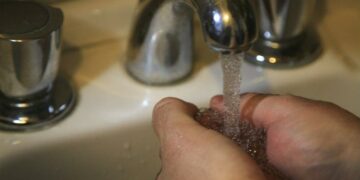 Aplican una suba del 12% en la tarifa del agua, retroactiva a mayo