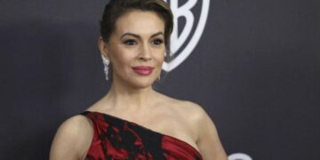 La actriz Alyssa Milano propuso realizar una huelga de sexo