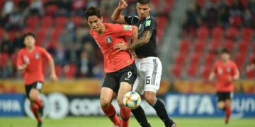 Argentina cayó ante Corea pero mantuvo el primer puesto